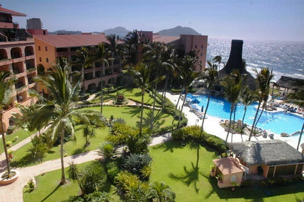 Torres Mazatlan Hotel Exterior photo